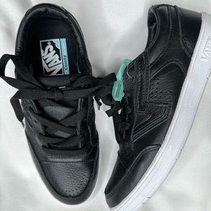 Black Vans Comfy Cush Sole Lowland Leather Flying V low top M 5.5 / W 7 NWT
